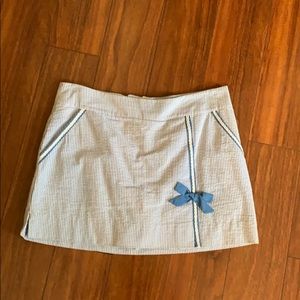 Blue and white sear-sucker skort